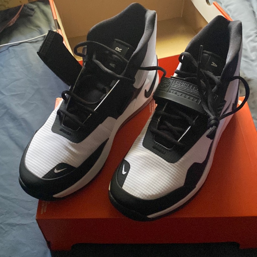 Nike Air Force Max (Semi new)